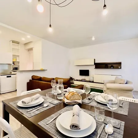 Leonardo Academy Hub: Comfort E Spazio In Centro Apartment