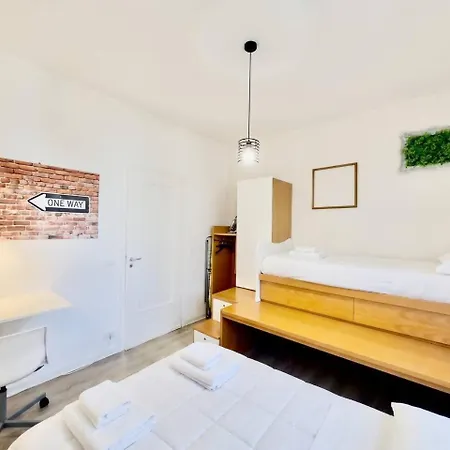 Apartment Leonardo Academy Hub: Comfort E Spazio In Centro Sesto Calende