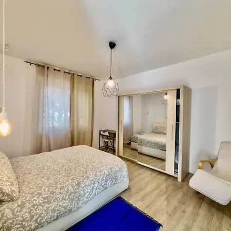 Leonardo Academy Hub: Comfort E Spazio In Centro Apartment